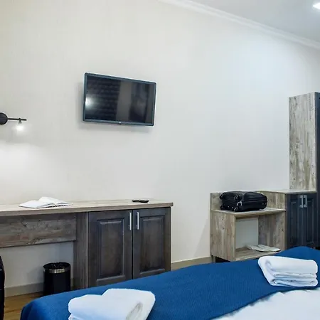 Lägenhetshotell Mini Barvy Lvova On Horodotska St. 3*