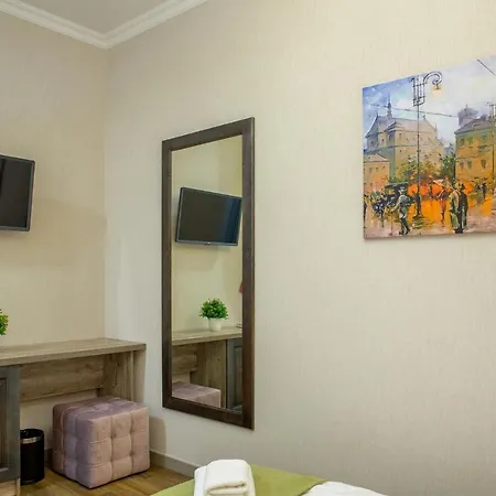 Lägenhetshotell Mini Barvy Lvova On Horodotska St. 3*