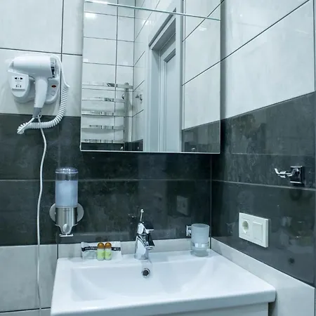 Mini Barvy Lvova On Horodotska St. Lägenhetshotell Lviv