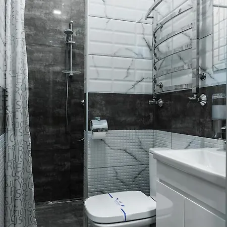 Mini Barvy Lvova On Horodotska St. Lägenhetshotell